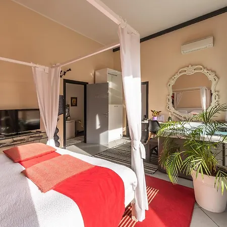 Snob Luxury Affittacamere 2*
