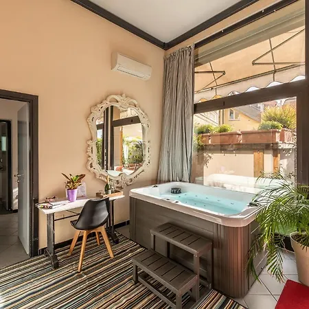 Snob Luxury 4* Cagliari