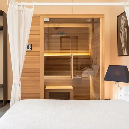 Guest house Snob Luxury 4*