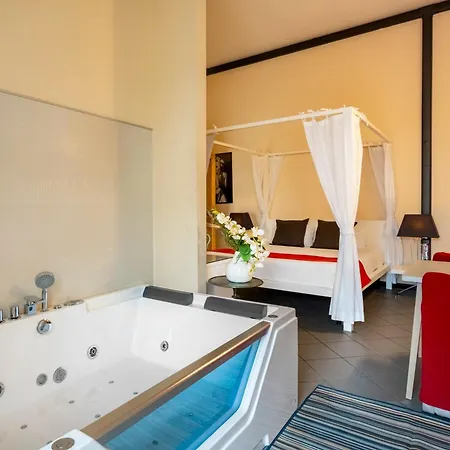 Snob Luxury 4*